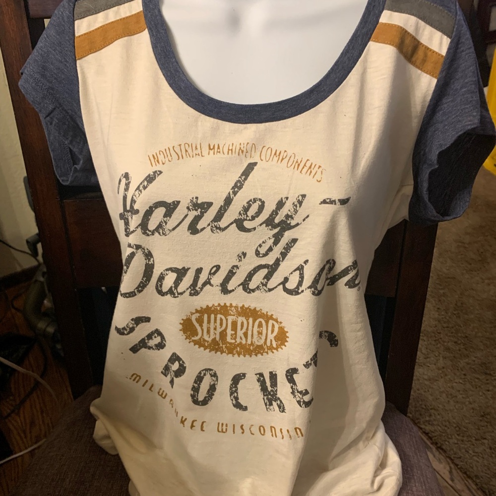 Women’s Harley Davidson tshirt